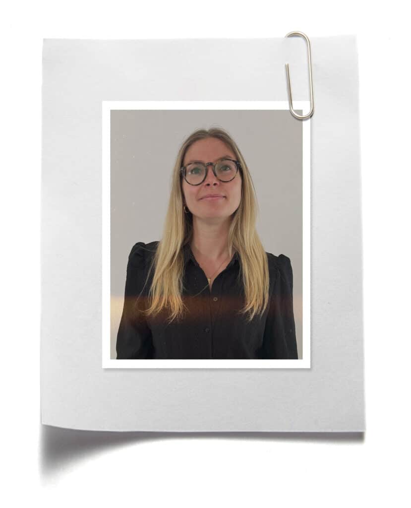 Photo portrait de France Renard, responsable des sites web et du graphisme à l'agence de communication digitale Mon Agence à Liège